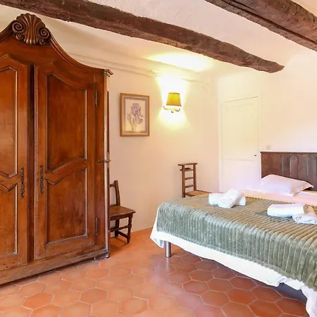 Apartment In A Beautiful Quiet Parking - Benakey *