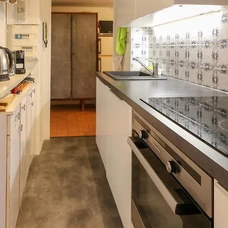Apartment In A Beautiful Quiet Parking - Benakey *